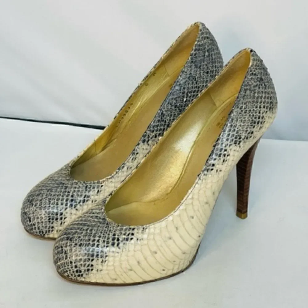Stuart Weitzman Snakeskin Leather Platform Pumps 6M Very Good condition 4.5